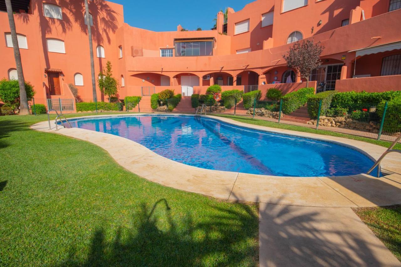 Apartemen 2 Bedroom Front Line Flat In Costabella, Marbella, *