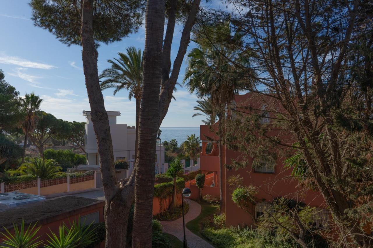2 Bedroom Front Line Flat In Costabella, Marbella, Apartemen