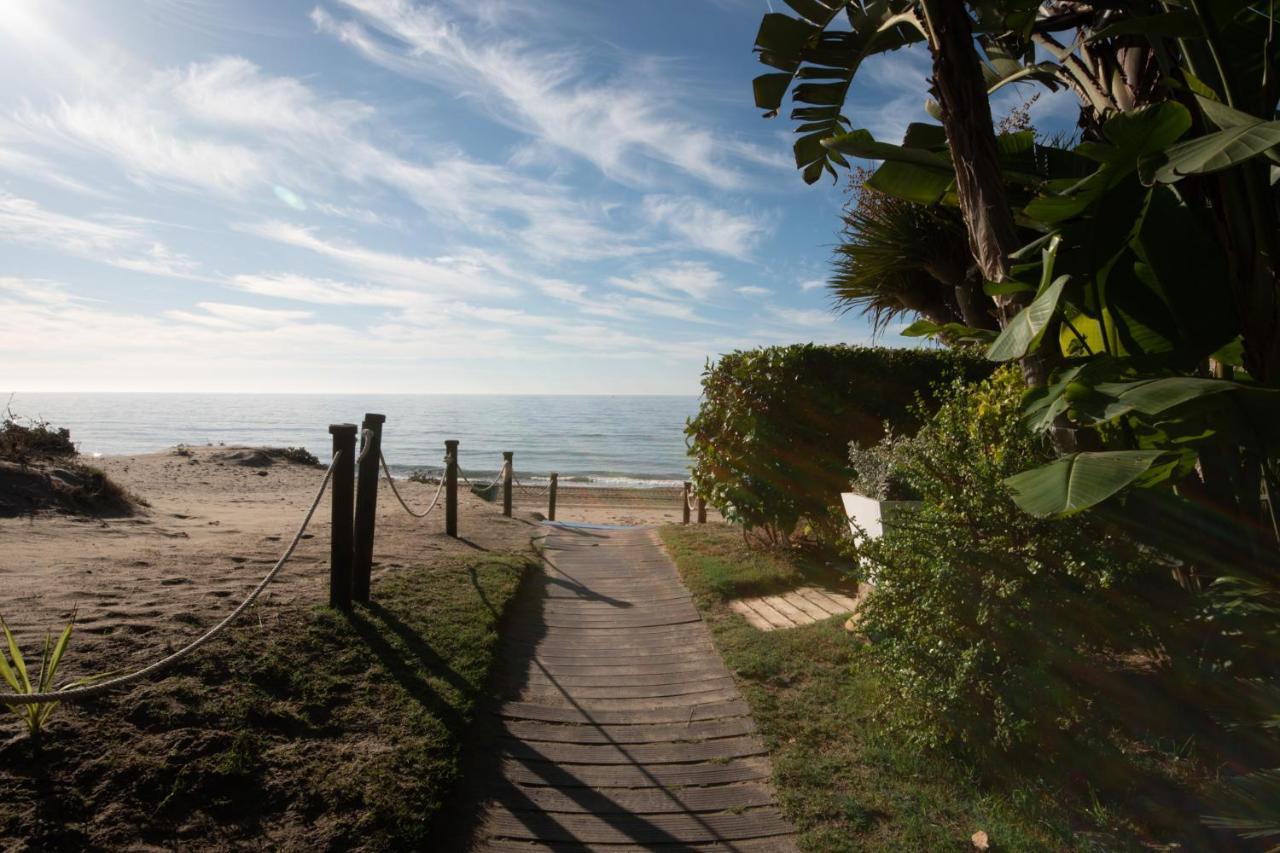 2 Bedroom Front Line Flat In Costabella, Marbella, Apartemen Marbella