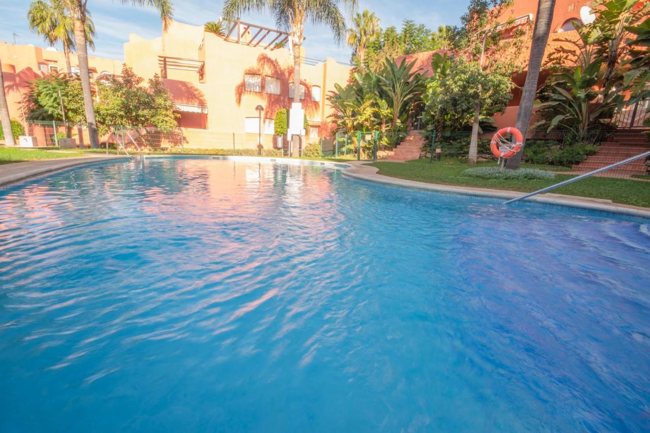 2 Bedroom Front Line Flat In Costabella, Marbella, Apartemen *