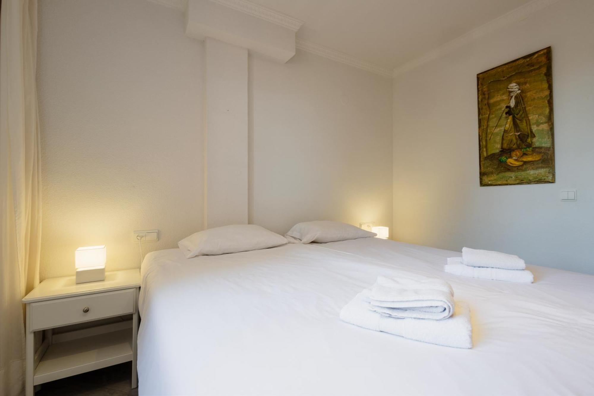 2 Bedroom Front Line Flat In Costabella, Marbella, Apartemen