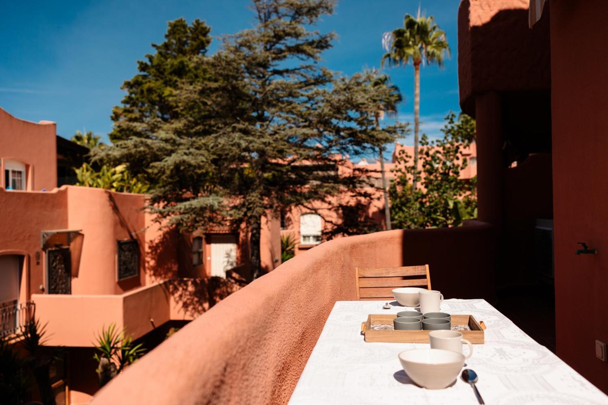 Apartemen 2 Bedroom Front Line Flat In Costabella, Marbella, Marbella