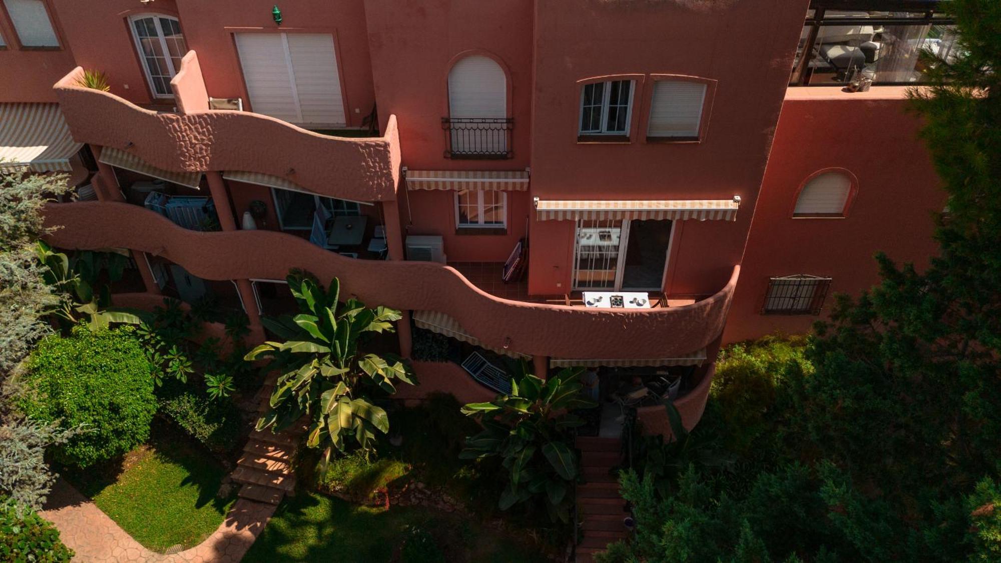 2 Bedroom Front Line Flat In Costabella, Marbella, Apartemen