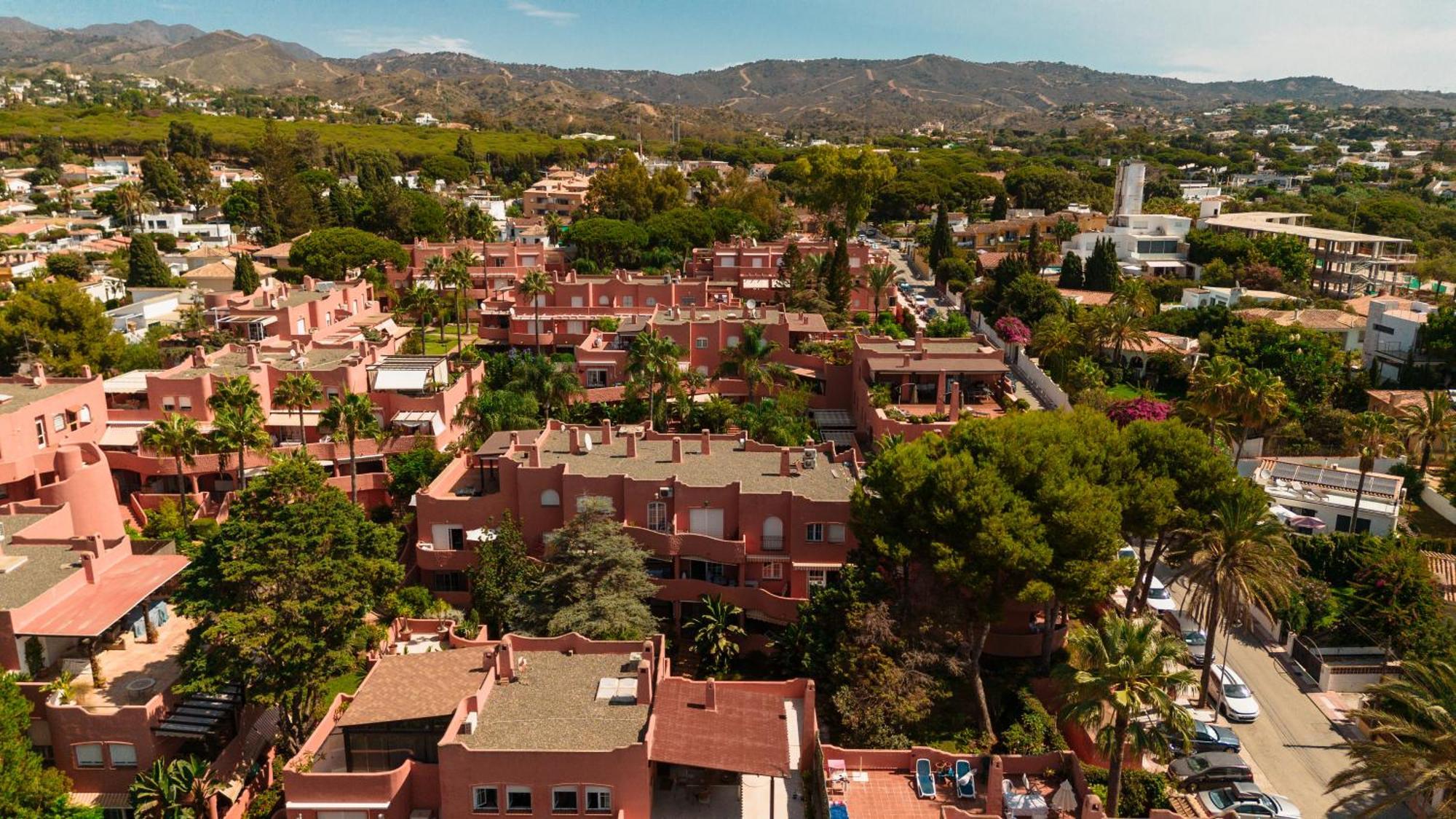 2 Bedroom Front Line Flat In Costabella, Marbella, Apartemen Marbella